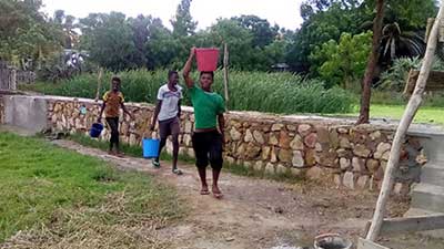 Madagaskar: Bau von Brunnen und Obstg&auml;rten