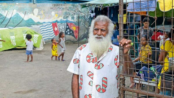 "Rainbow" - Regenbogen ist der Name des größten Geflüchteten-Camps in Port Moresby in Papua-Neuguinea.