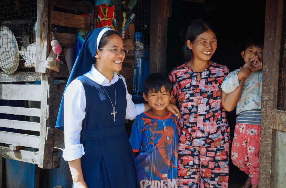 Friedensgebet 2025: Frauen aus Myanmar. Foto: Hartmut Schwarzbach