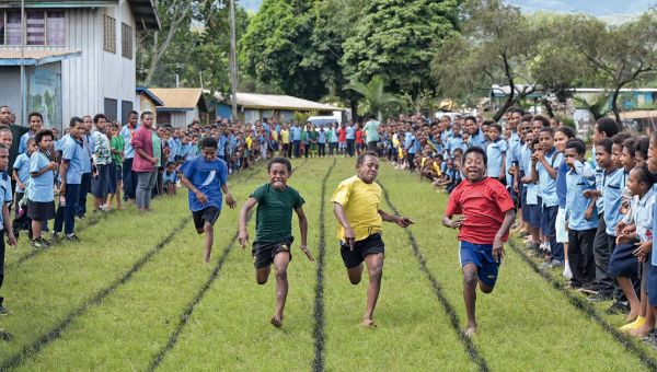 In Papua-Neuguinea ist Bildung eine Herausforderung, weil die meisten Menschen in abgelegenen Dörfern leben. Foto: Jörg Böthling