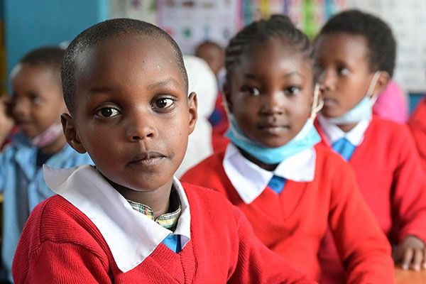 Schulkinder in Kenia