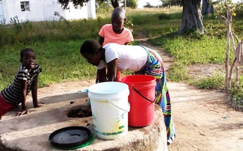 Ein neuer Brunnen für Menschen in Simbabwe