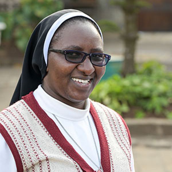 Schwester Modesther Karuri engagiert sich in Nairobi für Benachteiligte